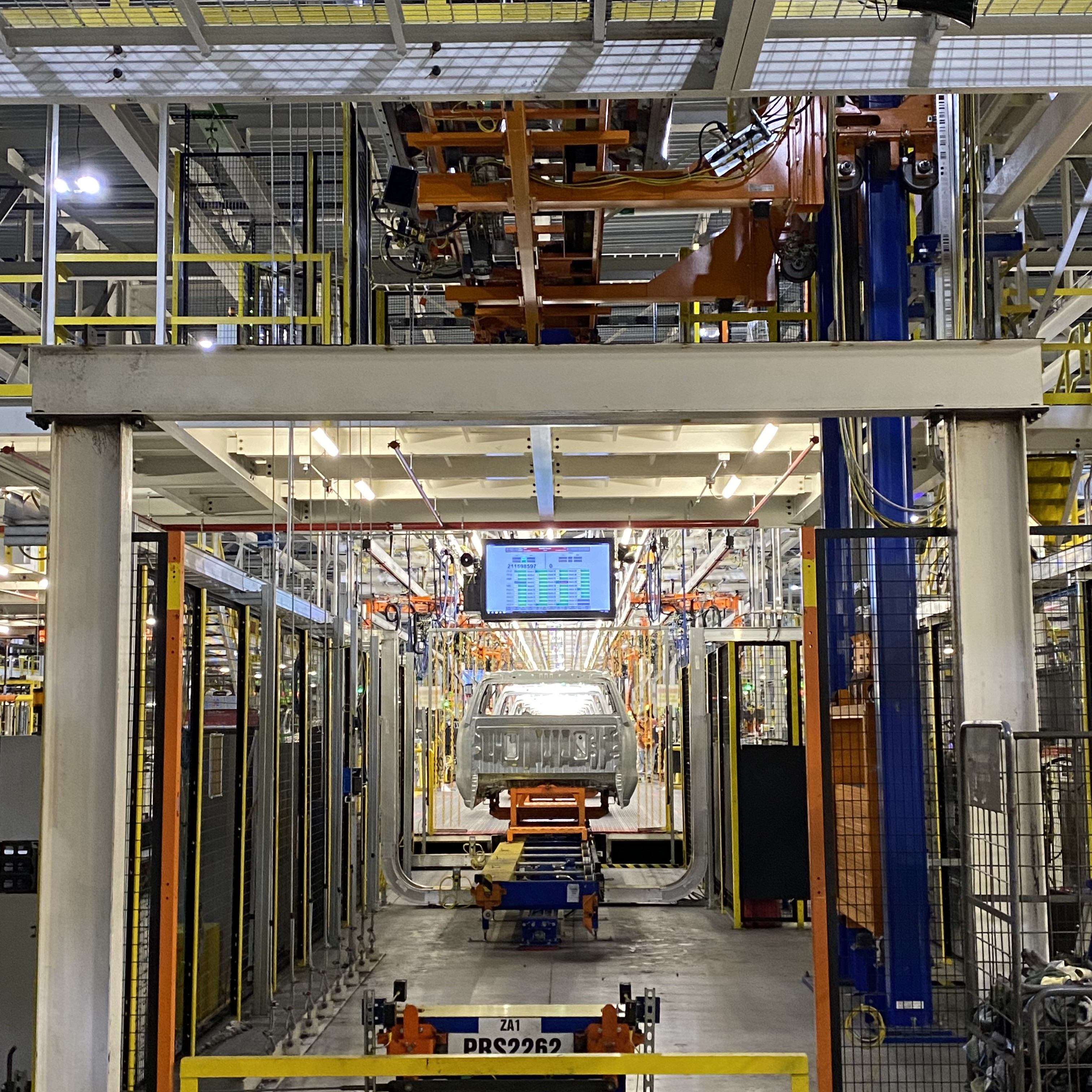 Vertical Displacement Lift V-Block Support